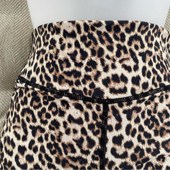 Zyia Active Cheetah Print Scrunch Shorts Mob Wife S - Picture 4 of 8